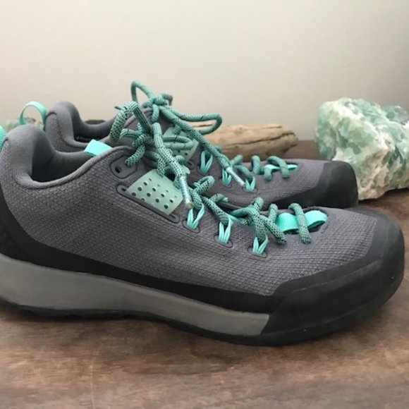 Technician Approach Shoes - Women's - Picture 1 of 3